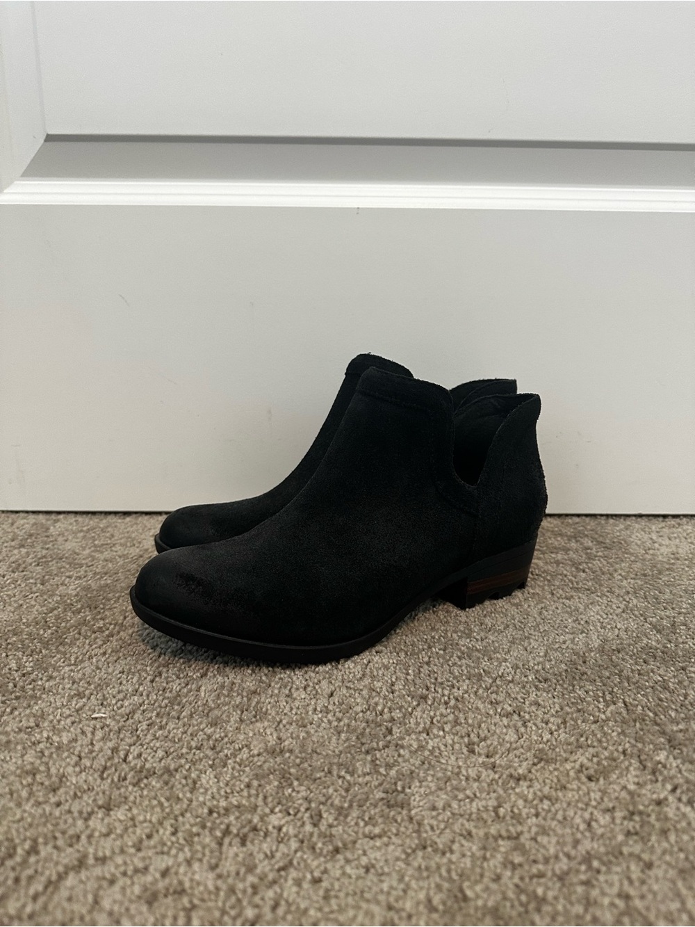 Sorel Black Suede Slip-On Ankle Shoe